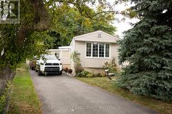 21 POWLEY GARDEN DRIVE  Kingston (Rideau), ON K7K 6A2