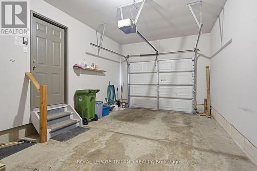 10 - 20 Windemere Place, St. Thomas, ON - Indoor Photo Showing Garage