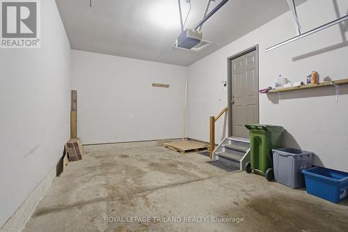 10 - 20 Windemere Place, St. Thomas, ON - Indoor Photo Showing Garage