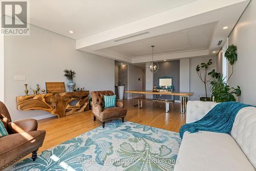 69 Donald Street, Ottawa, ON - Indoor Photo Showing Living Room