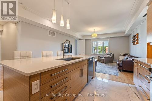 69 Donald Street, Ottawa, ON - Indoor Photo Showing Kitchen