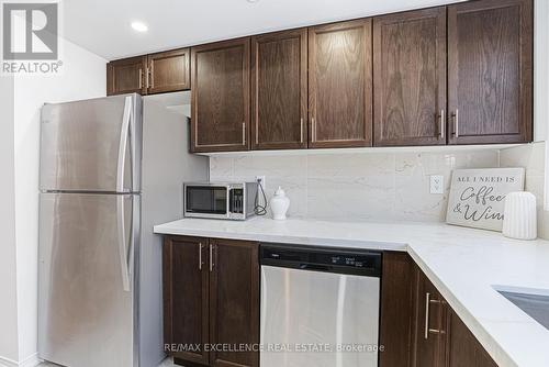 34 Pony Path, Oshawa, ON - Indoor Photo Showing Kitchen