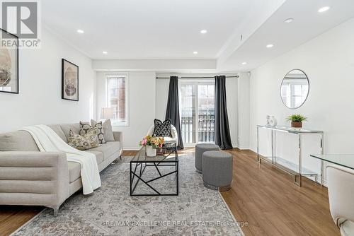 34 Pony Path, Oshawa, ON - Indoor Photo Showing Living Room