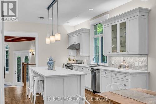 59 Elderberry Trail, Aurora, ON - Indoor Photo Showing Kitchen With Upgraded Kitchen