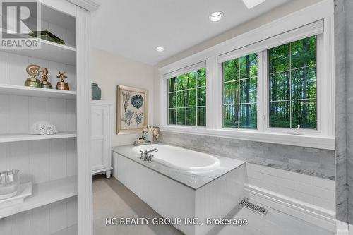 59 Elderberry Trail, Aurora, ON - Indoor Photo Showing Bathroom