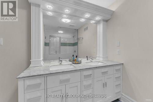59 Elderberry Trail, Aurora, ON - Indoor Photo Showing Bathroom