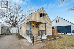 1327 TOURANGEAU  Windsor, ON N8Y 4J1