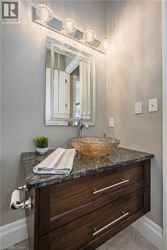 23 Highgrove Court, Cambridge, ON - Indoor Photo Showing Bathroom