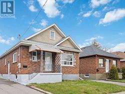 226 MCNAUGHTON AVENUE  Oshawa, ON L1H 3B6