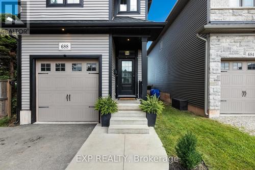 688 DUNN AVENUE  Hamilton, ON L8H 6M6