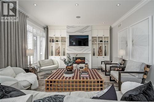 234 Brookfield Avenue, Burlington, ON - Indoor Photo Showing Living Room With Fireplace