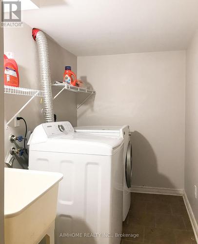 4439 Centretown Way, Mississauga, ON - Indoor Photo Showing Laundry Room