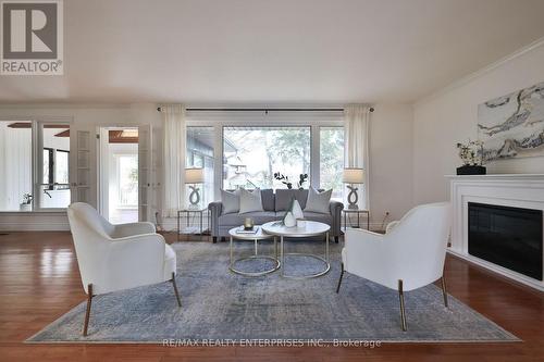 1439 Larchview Trail, Mississauga, ON - Indoor Photo Showing Living Room With Fireplace