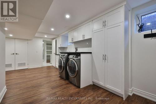 1439 Larchview Trail, Mississauga, ON - Indoor Photo Showing Laundry Room