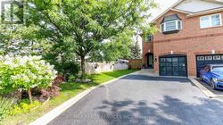 20 MANETT CRESCENT  Brampton, ON L6X 4X4