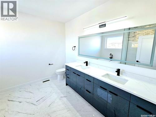 310 Flynn Manor, Saskatoon, SK - Indoor Photo Showing Bathroom