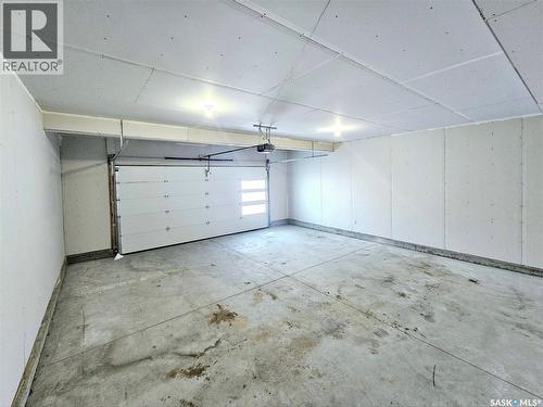 310 Flynn Manor, Saskatoon, SK - Indoor Photo Showing Garage