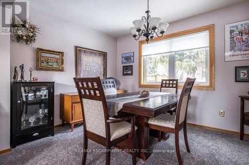 19 Chateau Court, Hamilton, ON - Indoor Photo Showing Dining Room