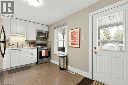74 Belmont Avenue, Hamilton, ON - Indoor Photo Showing Kitchen