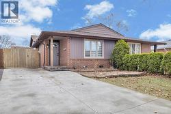 3142 ELMWOOD CRESCENT  Windsor, ON N8R 1X4