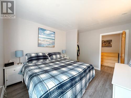 127 Burnetts Road, Mckellar, ON - Indoor Photo Showing Bedroom