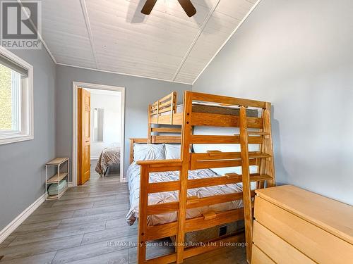 127 Burnetts Road, Mckellar, ON - Indoor Photo Showing Bedroom