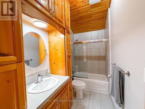 127 Burnetts Road, Mckellar, ON - Indoor Photo Showing Bathroom