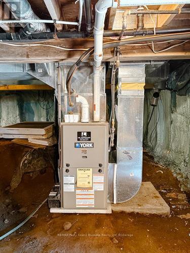127 Burnetts Road, Mckellar, ON - Indoor Photo Showing Basement