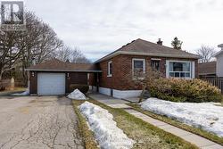 15 DURHAM STREET  Clarington (Bowmanville), ON L1C 1H7