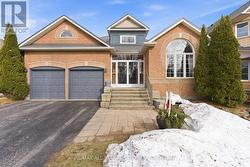 49 ROSENA LANE  Uxbridge, ON L9P 1X7