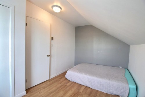 Chambre à coucher - 18 Rue Roger, Saint-Éphrem-De-Beauce, QC - Indoor Photo Showing Bedroom