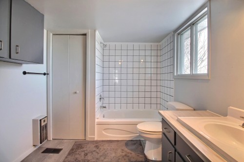 Salle de bains - 18 Rue Roger, Saint-Éphrem-De-Beauce, QC - Indoor Photo Showing Bathroom