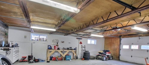 Garage - 18 Rue Roger, Saint-Éphrem-De-Beauce, QC - Indoor Photo Showing Garage