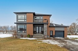 555 Ch. des Prairies  Saint-Anicet, QC J0S 1M0