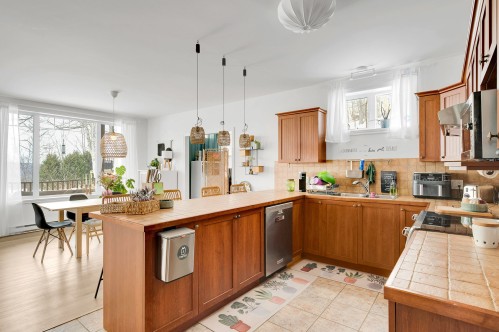 Kitchen - A-12 Ch. Des Tilleuls, Saint-Sauveur, QC - Indoor Photo Showing Kitchen With Double Sink