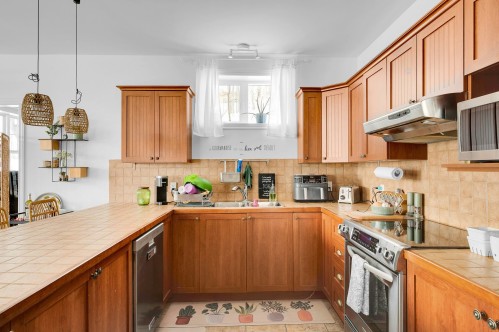 Kitchen - A-12 Ch. Des Tilleuls, Saint-Sauveur, QC - Indoor Photo Showing Kitchen With Double Sink