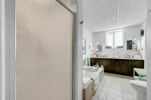 Bathroom - A-12 Ch. Des Tilleuls, Saint-Sauveur, QC - Indoor Photo Showing Bathroom