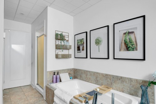 Bathroom - A-12 Ch. Des Tilleuls, Saint-Sauveur, QC - Indoor Photo Showing Bathroom