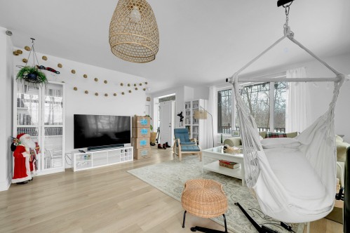 Living Room - A-12 Ch. Des Tilleuls, Saint-Sauveur, QC - Indoor Photo Showing Living Room