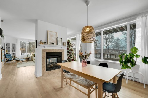 Dining Room - A-12 Ch. Des Tilleuls, Saint-Sauveur, QC - Indoor With Fireplace