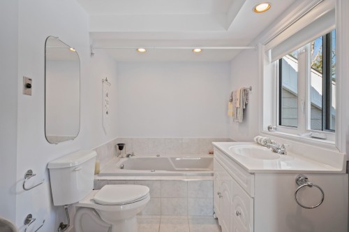 Salle de bains attenante à la CCP - 4585 Rue Des Cavaliers, Sainte-Adèle, QC - Indoor Photo Showing Bathroom