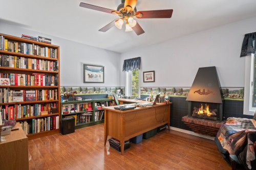 Chambre à coucher - 4585 Rue Des Cavaliers, Sainte-Adèle, QC - Indoor Photo Showing Office