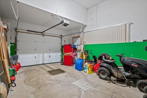 Garage - 4585 Rue Des Cavaliers, Sainte-Adèle, QC - Indoor Photo Showing Garage