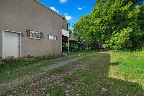 Stationnement - 387 Rue Main, Shawville, QC 