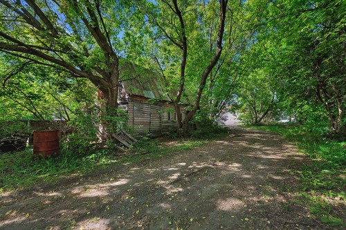 Cour - 387 Rue Main, Shawville, QC 