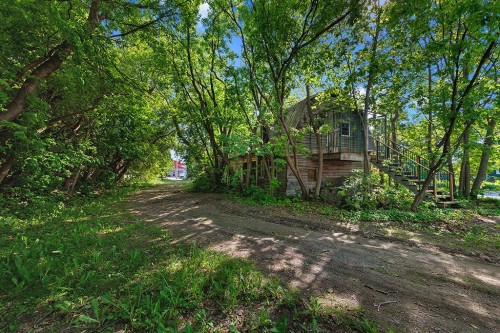Cour - 387 Rue Main, Shawville, QC 