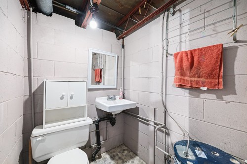 Salle d'eau - 387 Rue Main, Shawville, QC 