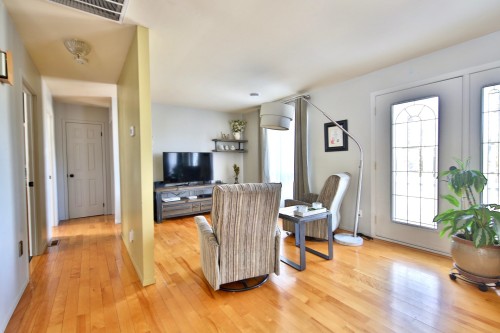 Salon - 811 4E Rang O., Acton Vale, QC - Indoor