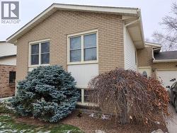 15 MONARCH DRIVE  Chatham, ON N7L 5G6