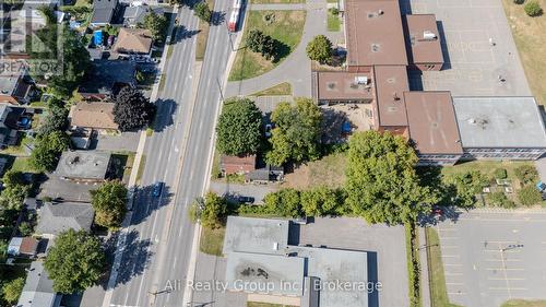 713 St Laurent Boulevard, Ottawa, ON 